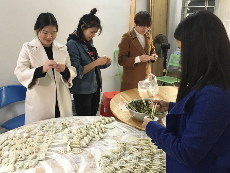 冬至包餃子 溫情暖寒冬-經過食品金屬檢測機，更放心